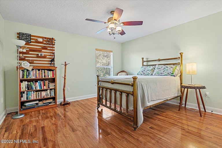 Photo 22 of 40 - 627 Battersea Dr, Saint Augustine, FL 32095