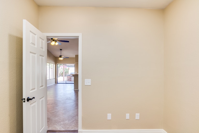 Photo 18 of 36 - 6020 W Grandview Rd, Glendale, AZ 85306