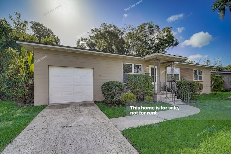 Photo 7 of 29 - 2845 Holly Point Dr, Jacksonville, FL 32277