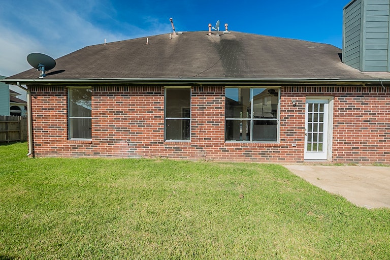 Photo 7 of 30 - 1134 Park Breeze Ct, Fresno, TX 77545
