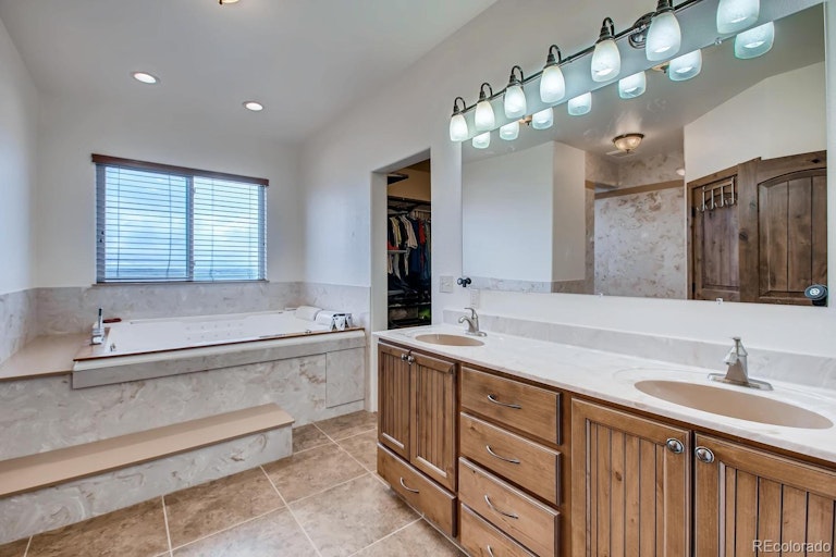 Photo 18 of 38 - 6233 Lake Gulch Rd, Castle Rock, CO 80104