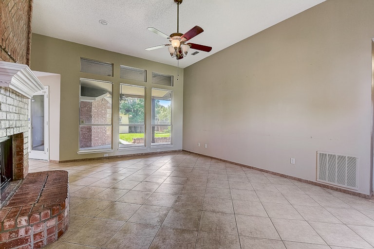 Photo 38 of 44 - 2313 Bent Brook Dr, Mesquite, TX 75181