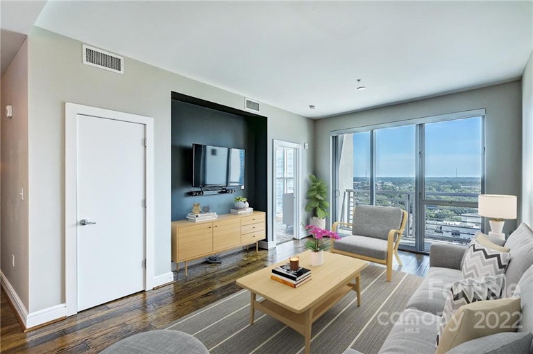 Photo 2 of 48 - 333 W Trade St #1501, Charlotte, NC 28202