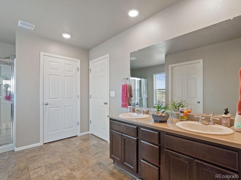 Photo 20 of 34 - 2042 Shadow Creek Dr, Castle Rock, CO 80104