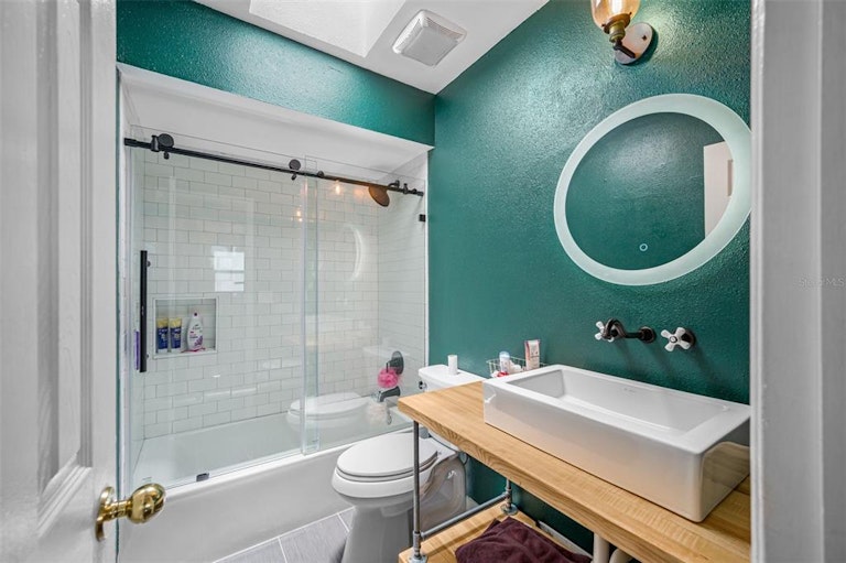 Photo 19 of 39 - 4713 Bullock Ct, Tampa, FL 33624
