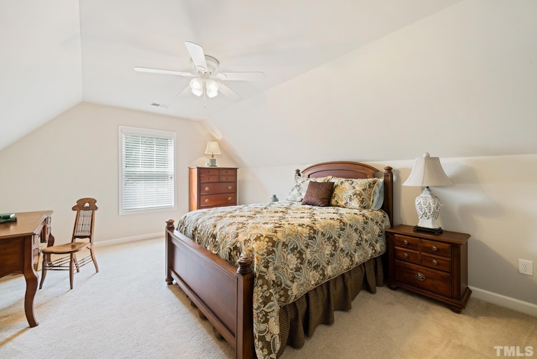 Photo 21 of 36 - 3103 Imperial Oaks Dr, Raleigh, NC 27614