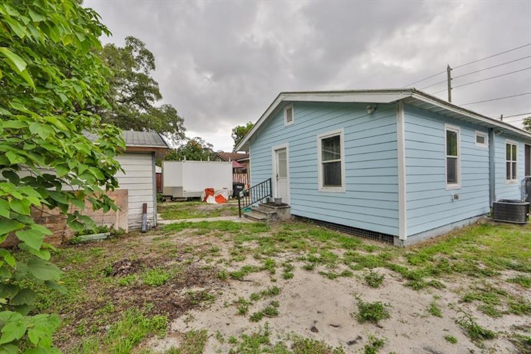 Photo 23 of 25 - 1138 Belleair Rd, Clearwater, FL 33756