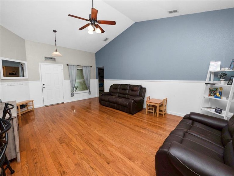 Photo 7 of 41 - 304 E Drew St, Plant City, FL 33563