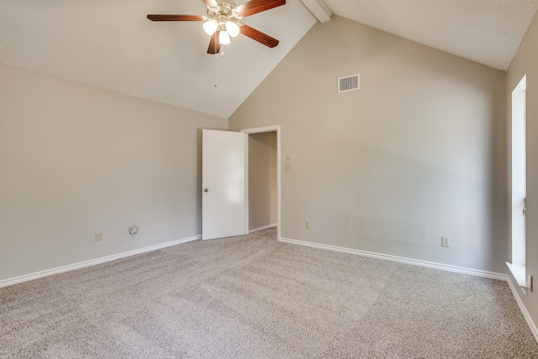 Photo 16 of 27 - 2618 Meadowridge Dr, Garland, TX 75044