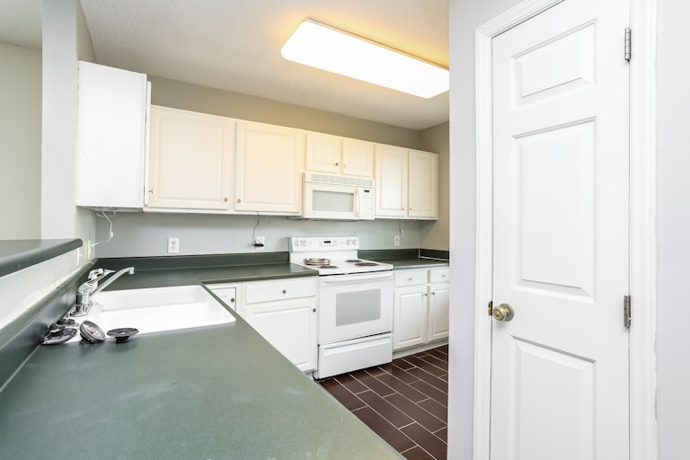 Photo 10 of 25 - 2211 Turtle Point Dr, Raleigh, NC 27604