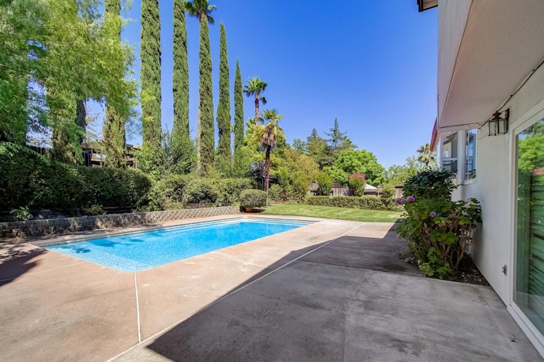 Photo 26 of 27 - 8121 Garryanna Dr, Citrus Heights, CA 95610