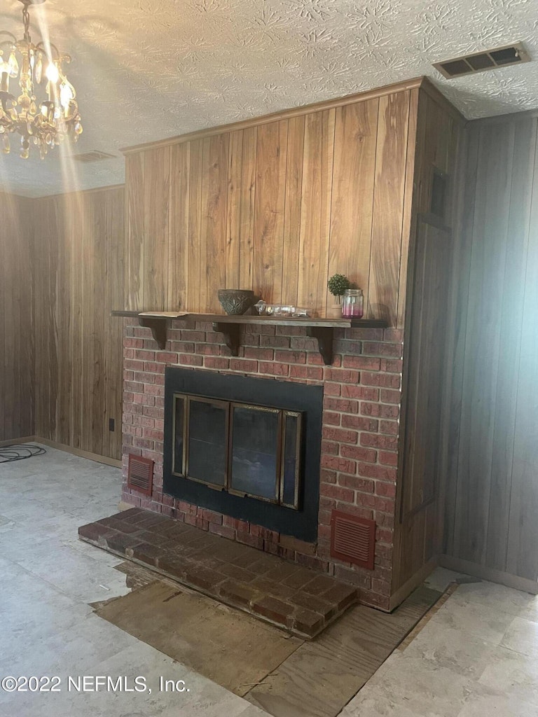 Photo 4 of 16 - 28053 Roundup Pl, Hilliard, FL 32046