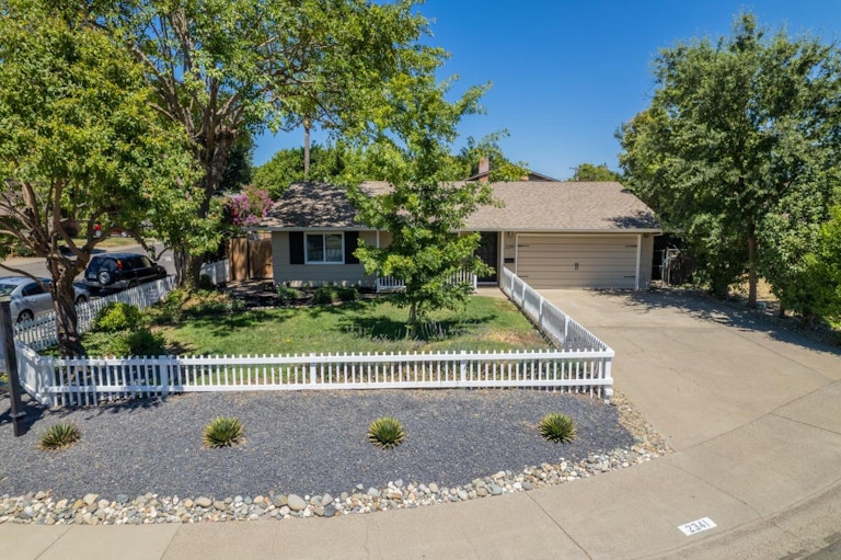Photo 1 of 52 - 2341 Rogue River Dr, Sacramento, CA 95826