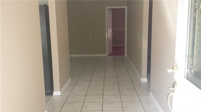 Photo 3 of 25 - 512 Limetree Dr, Oldsmar, FL 34677