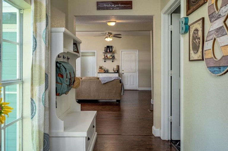 Photo 3 of 30 - 1802 Lenna Ave, Seffner, FL 33584