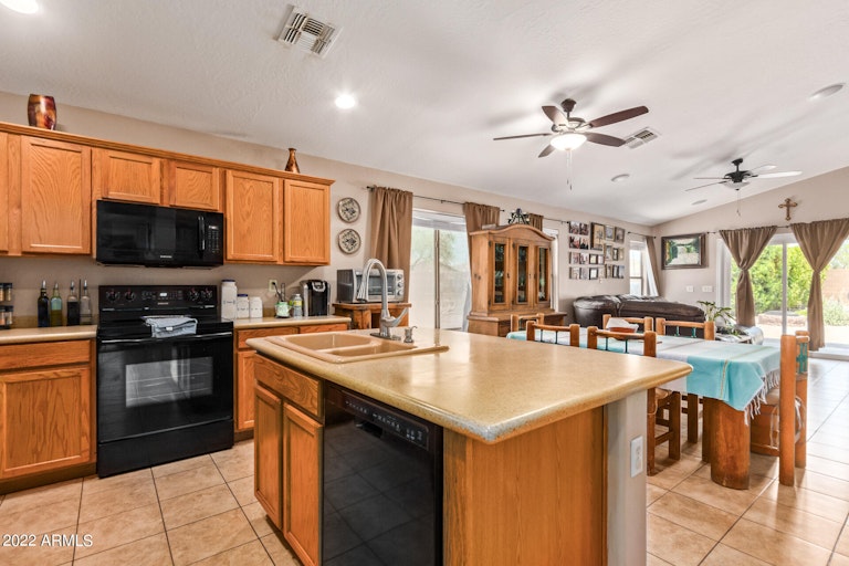 Photo 9 of 28 - 378 W Santa Gertrudis Cir, San Tan Valley, AZ 85143