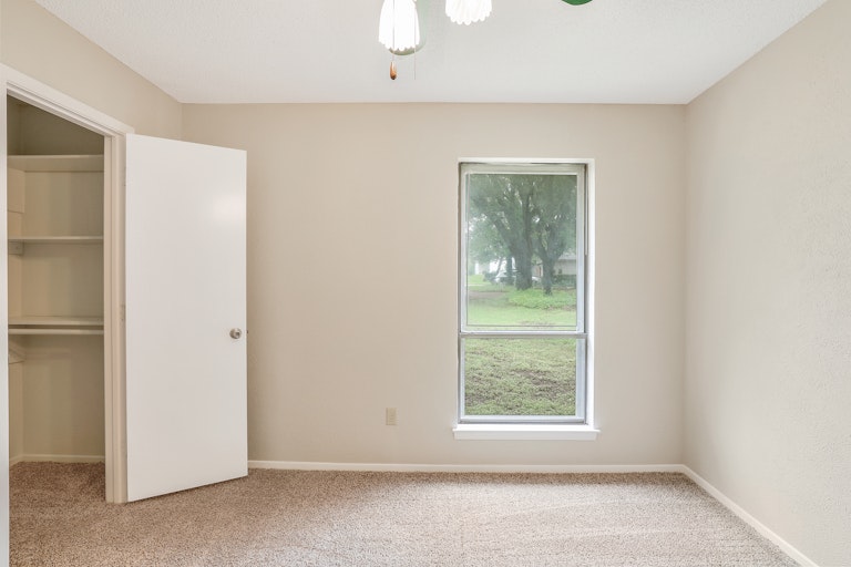 Photo 16 of 26 - 5050 Tierney Ct N, Fort Worth, TX 76112