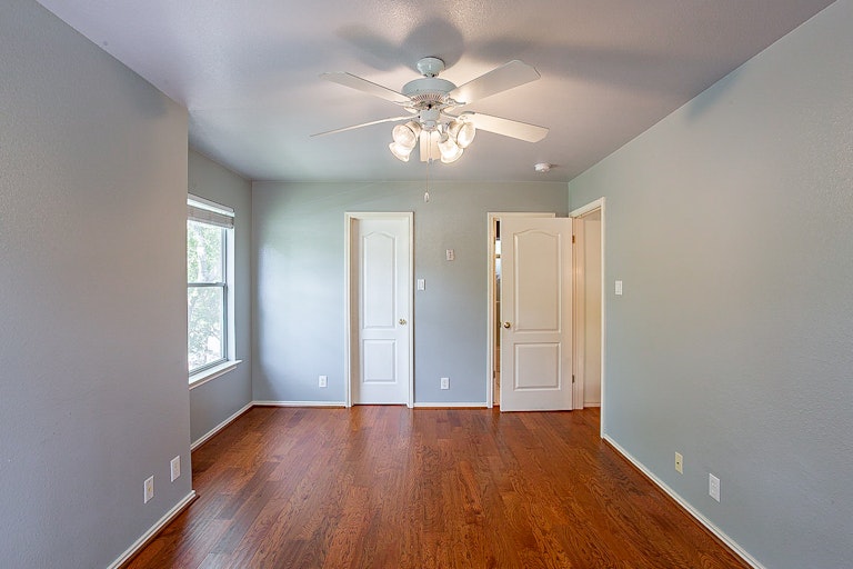 Photo 11 of 16 - 702 Claude W Black, San Antonio, TX 78203