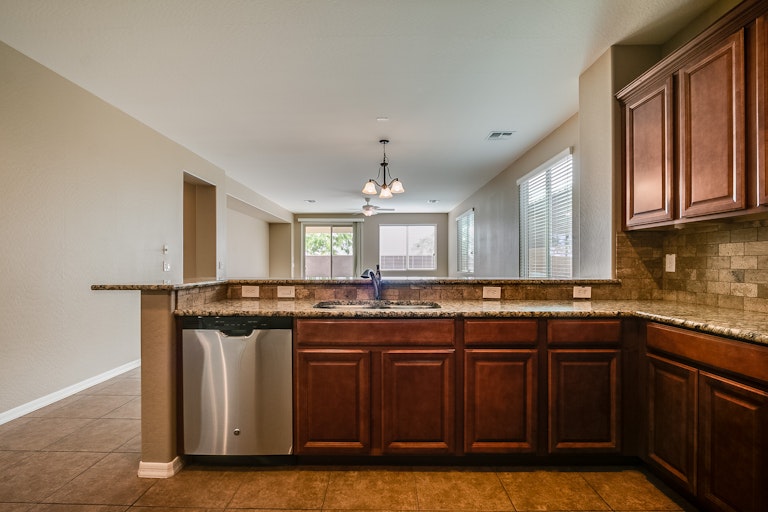 Photo 10 of 43 - 5711 S Parkcrest St, Gilbert, AZ 85298