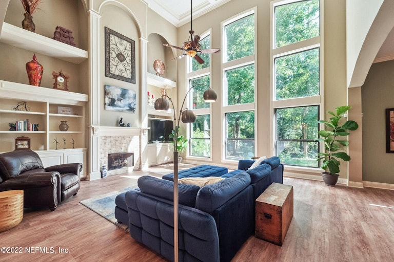 Photo 11 of 36 - 2704 Shade Tree Dr, Fleming Island, FL 32003