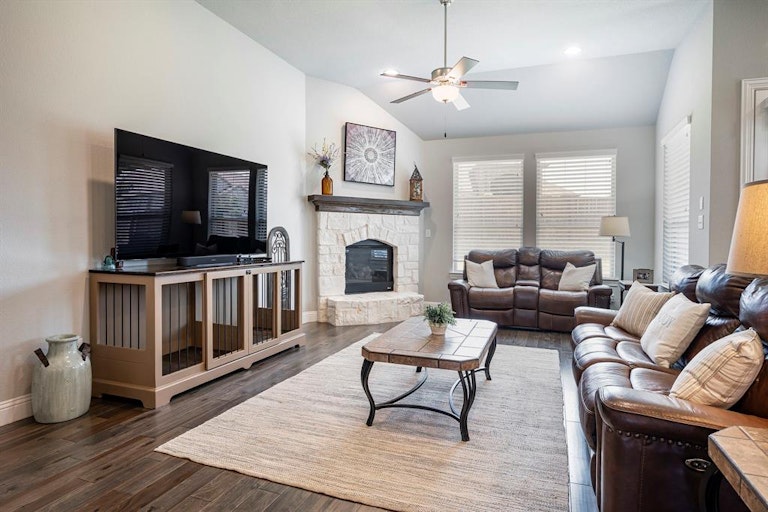 Photo 13 of 40 - 1711 Birdsong Ln, Prosper, TX 75078