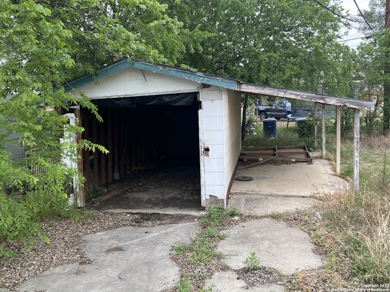 Photo 14 of 16 - 251 Glad, San Antonio, TX 78223