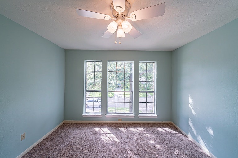 Photo 29 of 37 - 5522 Lone Cedar Dr, Kingwood, TX 77345