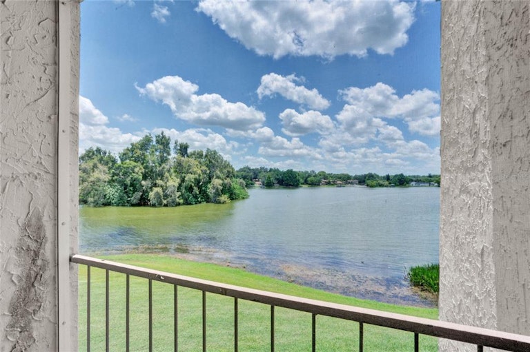 Photo 14 of 23 - 536 Orange Dr #26, Altamonte Springs, FL 32701