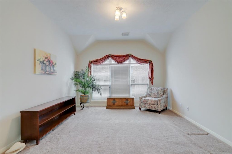Photo 23 of 31 - 4911 Falling Oak Ct, Pasadena, TX 77505