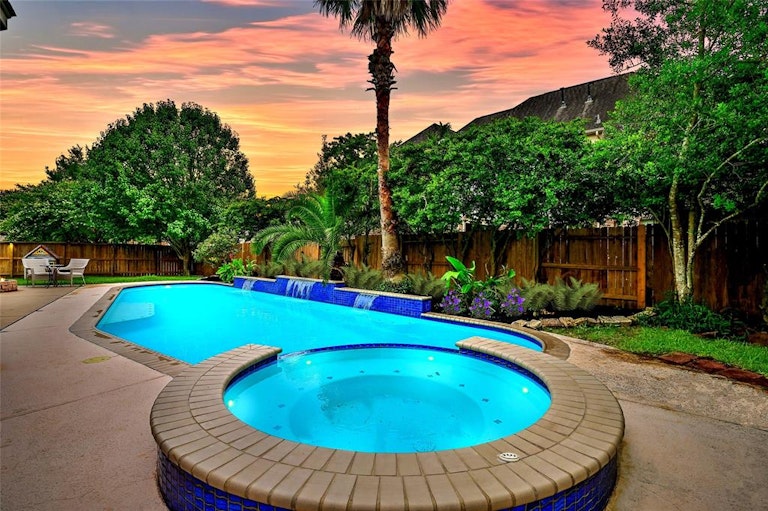 Photo 3 of 45 - 2606 Cottage Creek Ct, Pearland, TX 77584