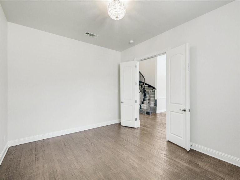 Photo 6 of 39 - 11121 Smoky Oak Ct, Argyle, TX 76226