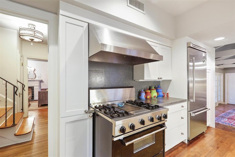 Photo 9 of 49 - 2203 University Blvd, Houston, TX 77030