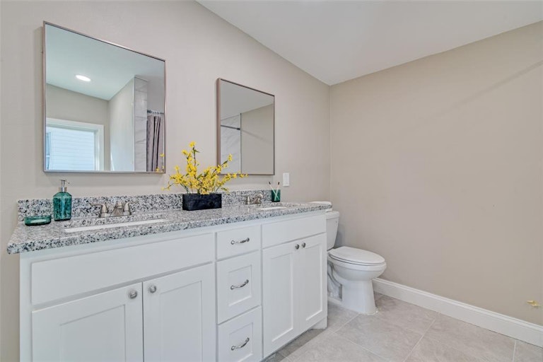 Photo 16 of 25 - 1109 Belmont Dr, Garland, TX 75040