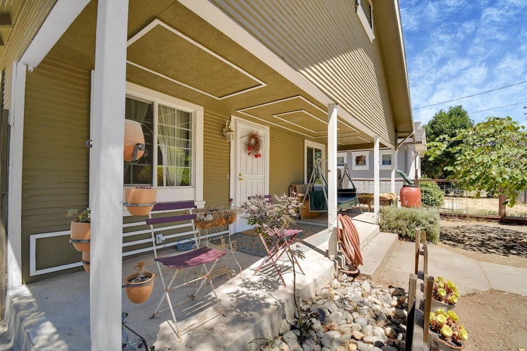 Photo 7 of 28 - 3406 40th St, Sacramento, CA 95817