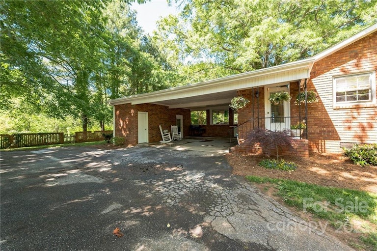 Photo 20 of 22 - 419 Davie Ave, Statesville, NC 28677