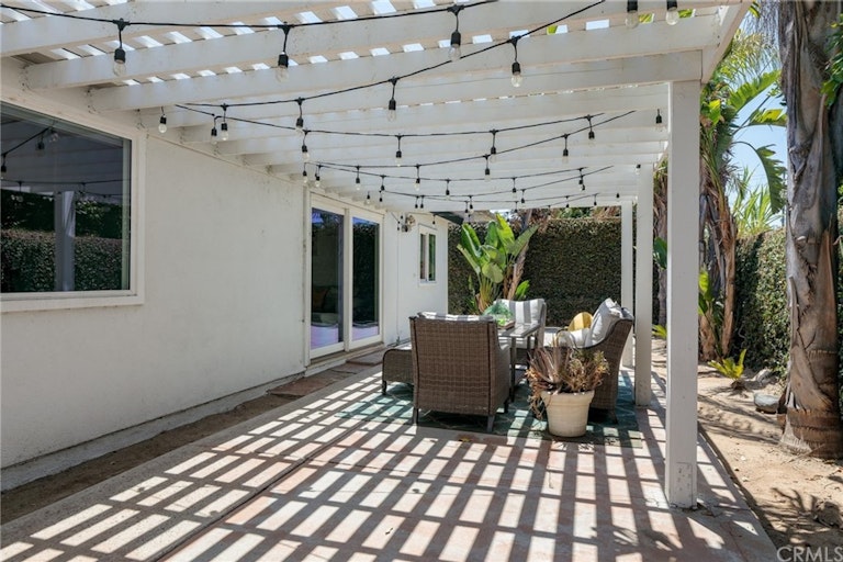 Photo 7 of 19 - 1721 N Oak Knoll Dr, Anaheim, CA 92807