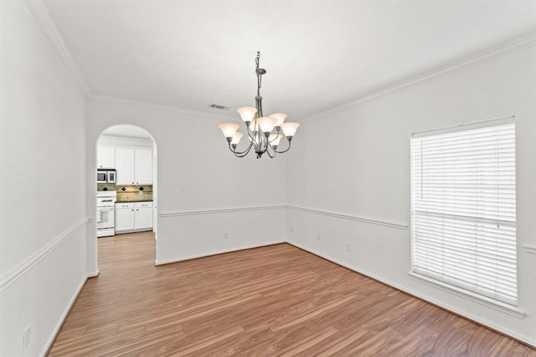 Photo 5 of 26 - 18115 Polo Meadow Dr, Humble, TX 77346