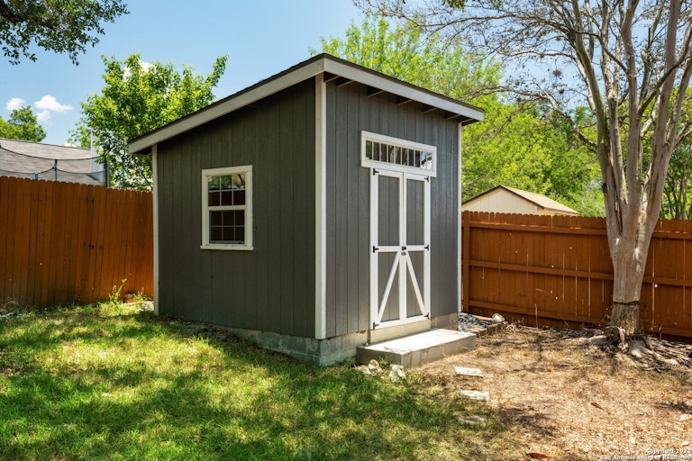 Photo 27 of 28 - 13930 Chisom Creek St, San Antonio, TX 78249