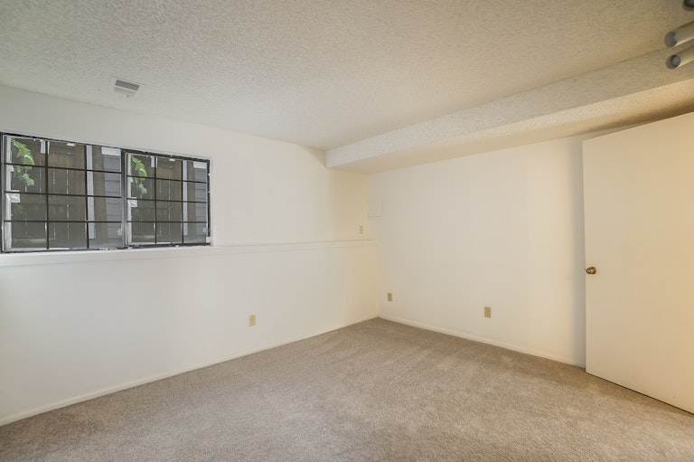Photo 15 of 24 - 2977 S Revere St, Aurora, CO 80014