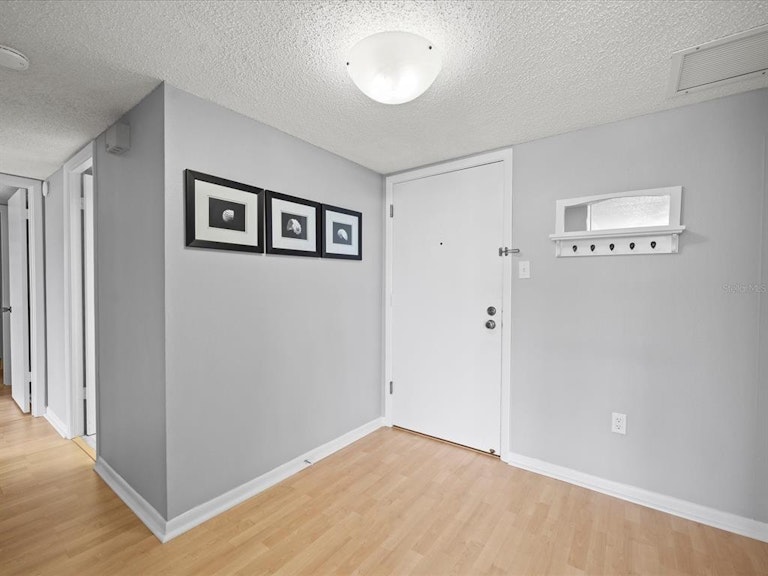 Photo 2 of 60 - 660 Island Way #502, Clearwater Beach, FL 33767