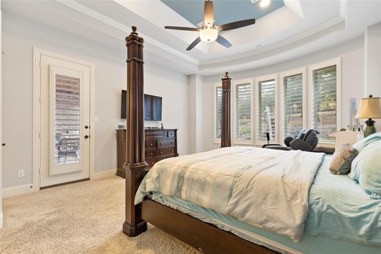 Photo 18 of 40 - 1041 Wagner Way, Lantana, TX 76226