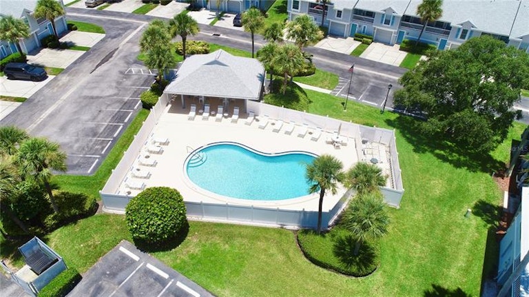 Photo 28 of 29 - 252 Sea Mist Dr, Treasure Island, FL 33706