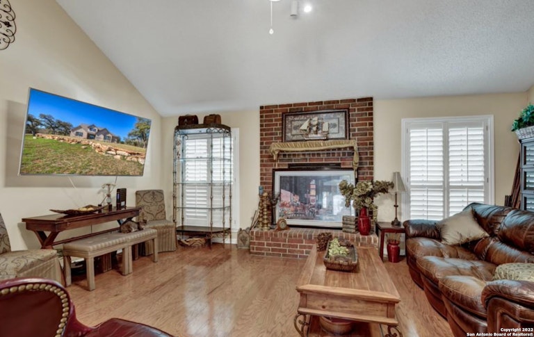 Photo 9 of 48 - 1820 Cypress Rapids Dr, New Braunfels, TX 78130