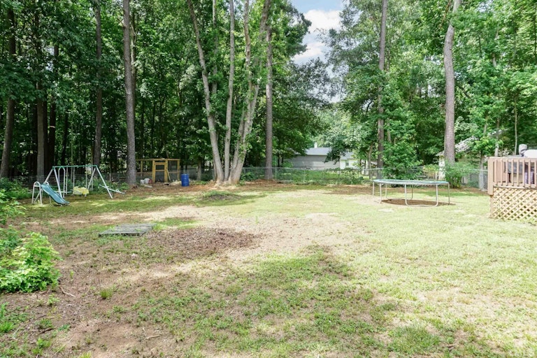 Photo 19 of 20 - 117 Eason Ct, Youngsville, NC 27596