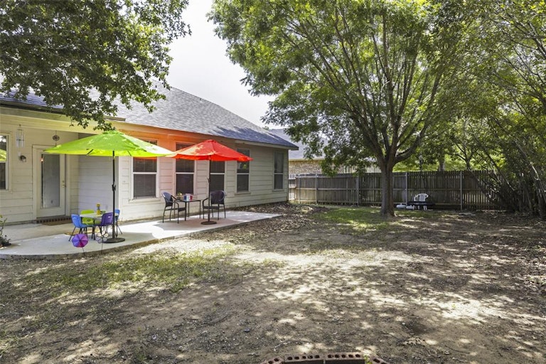 Photo 31 of 32 - 1105 Indian Trail Ct, Roanoke, TX 76262