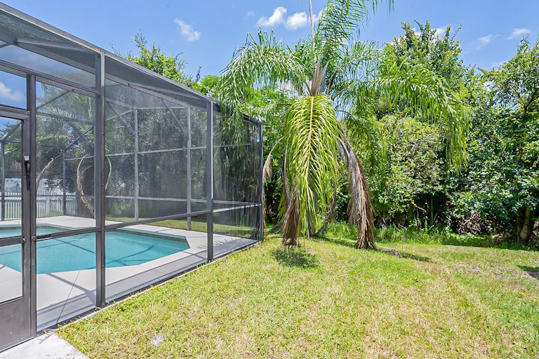 Photo 32 of 33 - 1621 Anna Catherine Dr, Orlando, FL 32828