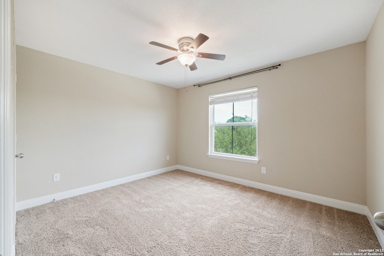 Photo 24 of 34 - 428 Seminole Dr, Cibolo, TX 78108
