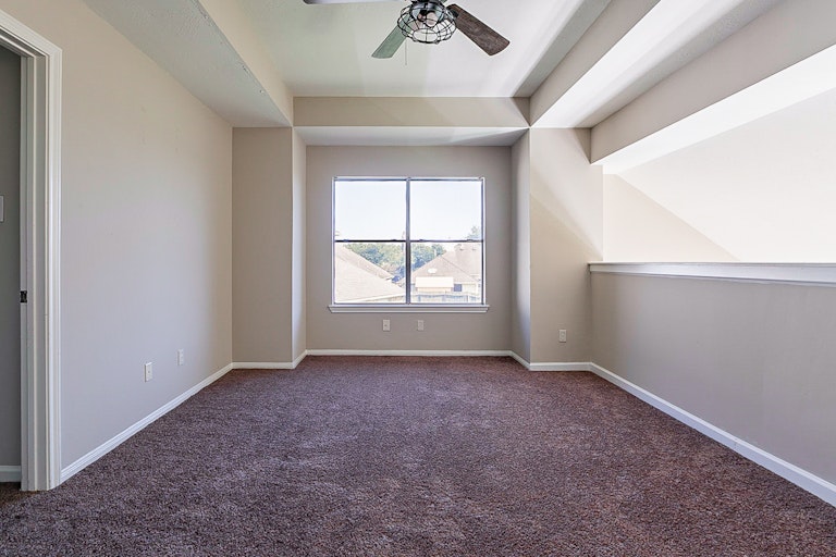 Photo 20 of 30 - 1134 Park Breeze Ct, Fresno, TX 77545
