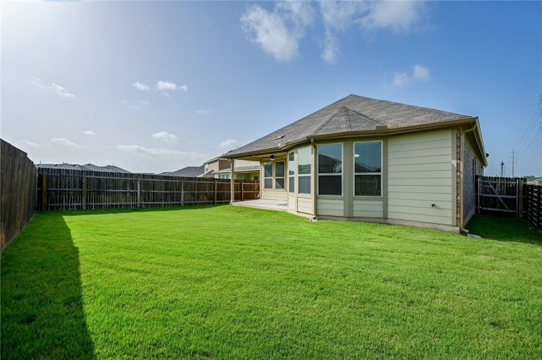 Photo 22 of 23 - 210 Quarryman Dr, Hutto, TX 78634