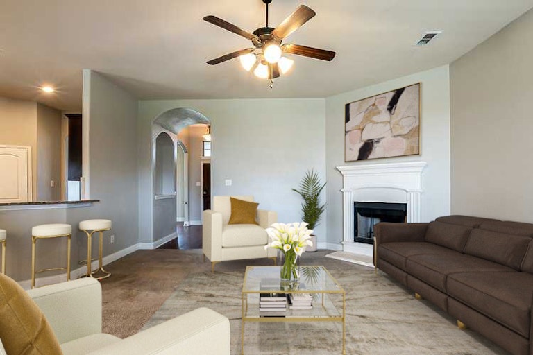 Photo 2 of 26 - 1101 Colonial Dr, Royse City, TX 75189